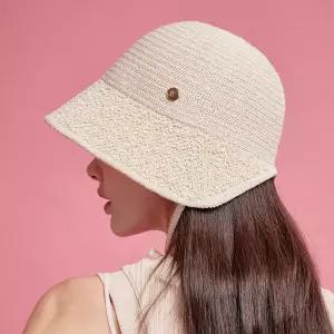 [롯데백화점]화이트샌즈 지사 텍스쳐드 스트링 보닛햇 오드리-양말증정(랜덤)