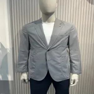 인디안 중년남성 여름 일반핏 경량 신축성 좋은 솔리드(무지) 투버튼 싱글 자켓 4 M 3209