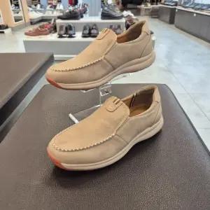 [엘칸토]엘칸토 HC11 소가죽 남성화 Q9J6U5Y1335 (48727836)