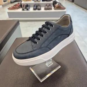 [엘칸토]엘칸토 HC11 소가죽 남성 스니커즈 T6J3U5Y1359 (48727870)