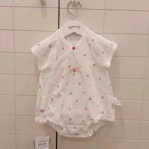 [아가방]NC청주점 26년여름신상 스노베리 반소 배내 수트 01T317951 ECJ