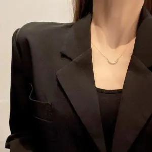 [하프클럽/]여성 일상복 모임룩 포인트 금 목걸이