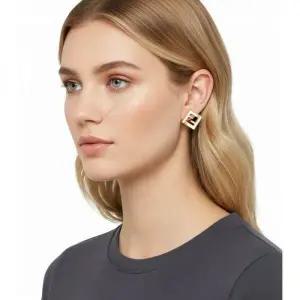 26SS Forever Earrings (8AL29 4TL9 F0A47) (포에버 이어링)