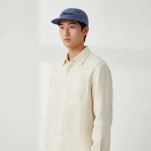 JACQUEMUS 26SS LA CASQUETTE GARDIAN ACU00819AD00061 330) 가디언 캡)