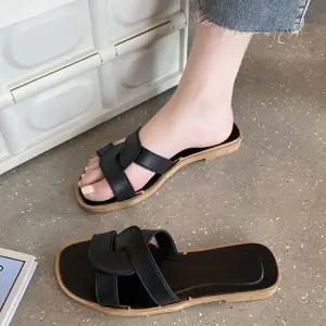 심플 스트랩 꼬임 포인트 여성 데일리 뮬 슬리퍼 여름슬리퍼 남성슬리퍼