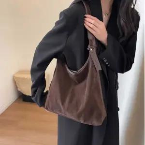 2컬러 가을 겨울 데일리백 스웨이드백 호보 쇼더백