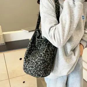 여성 호피 무늬 가벼운 숄더 백 원통 가방 그린