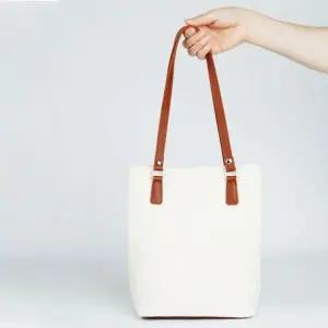 숄더백 에코 캔버스 스퀘어 가죽 포인트 가방 브라운