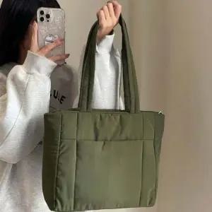 여성 베이직 데일리 아이템 패딩 퀄팅 토트백 숄더백