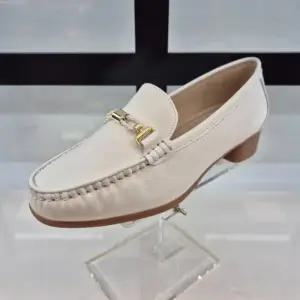 [엘칸토]엘칸토 HC11 소가죽 여성로퍼 Y1J0U51Y310 (48737884)