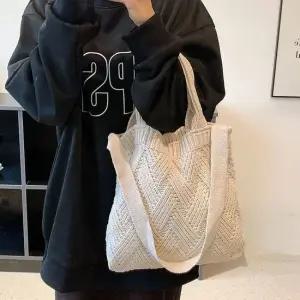 여자 겨울 니트 가방 휘뚜루마뚜루 숄더백 아이보리