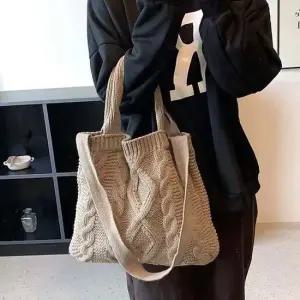 여성 겨울 니트 가방 데일리 숄더 백 베이지