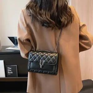 여성 퀼팅 체인 미니 숄더백 크로스백 데일리백