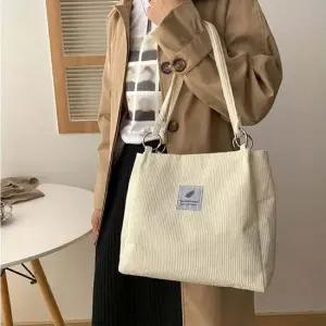 얇고가벼운 코듀로이소재 활용도좋은 여성 골덴숄더백