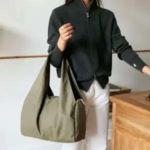 출근 대학생 직장인 숄더백 여성가방 가방 카키 데일리 여성