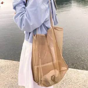 메쉬 숄더백 브라운 수납 물놀이