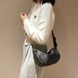 데일리 경량 나일론 숄더 스트랩 반달 크로스백