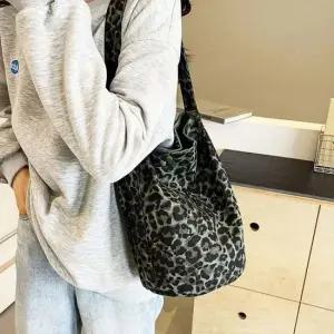 원통 숄더 그린 호피 가방 백 여성 데일리백 원통가방