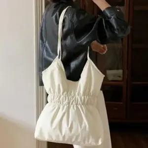 데일리 여성 숄더백 푹신 여성 패딩 나일론 가벼운 복조리 출근