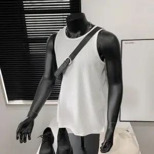 남사친 검정 나시 레터링 티 자수 스트리트 단정한 민소매 DUCHI1