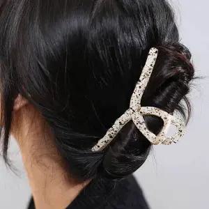 아이보리 대왕집게핀 헤어악세사리 여성헤어끈