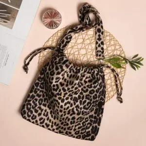 데일리백 쇼퍼백 숄더백 KJ8931 호피 스트링 에코백