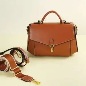 토드백 가죽 스트랩 2종 정장 하객룩 가방 탄