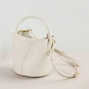 토트백 데일리 크로스 레디백 가방 아이보리