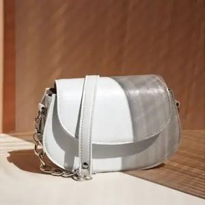 여자 숄더백 체인 핸드백 결혼식 정장 가방 화이트