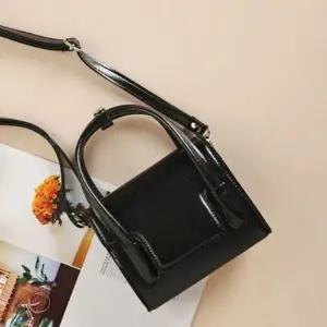 토드백 광택 미니 핸드백 귀여운 가방 소 블랙