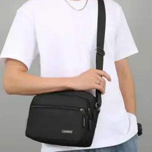 크로스백 크로스백 가방 수납 경량 심플 포켓 생활방수