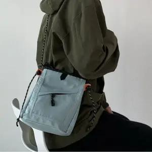 크로스힙쌕 데일리 크로스백 심플 사각 포켓 슬링백