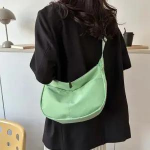 슬링백 투포켓 슬링백 반달가방 미니 크로스백 힙색