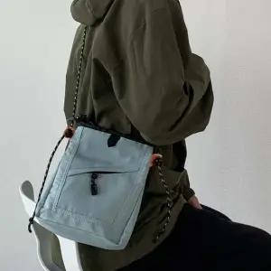 힙쌕 커플가방 크로스백 모던 캐주얼 사각 포켓슬링백