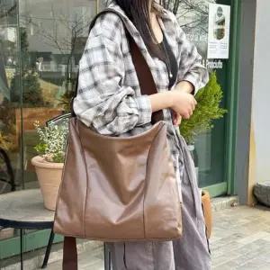 영성가방 크로스백 빅백 레더 캐주얼 쇼퍼백 여성 숄더백