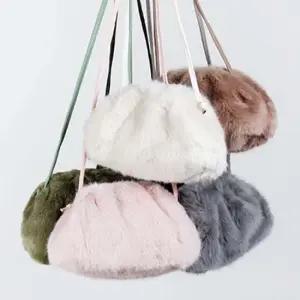 여자 인조퍼가방 귀여운 미니 크로스백 여대생 미니백 겨울크로스백