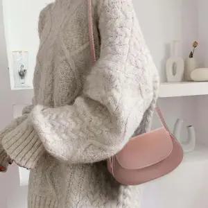 더블 체인 미니 크로스백 오피스룩 미니백 핑크 가방 정장코디크로스백