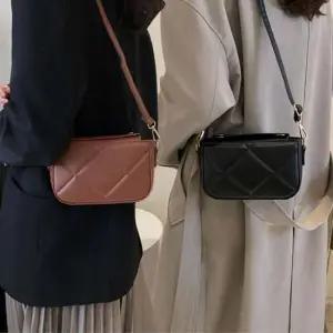 캔버스백 정장 오피스룩 모던 깔끔한 여자 미니 크로스백 가방