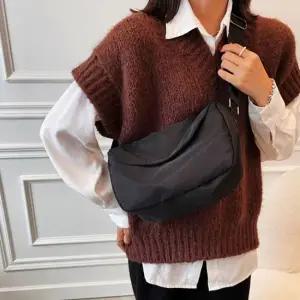 데일리 심플 미니 크로스백 포켓 슬링백 여성가방 베이직