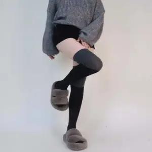 여성 포인트룩 투톤 배색 캐주얼 니삭스 짱짱 시보리