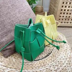 여성 크로스백 미니백 체이즈마레 카세트백 버킷백