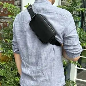 스퀘어힙색 남성 블랙 데일리 미니 크로스백 힙색 여행보조가방