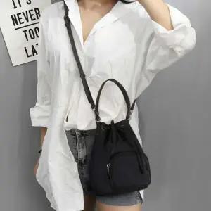 토트백 캐주얼 여성 데일리 나일론 복조리 크로스 핸드백