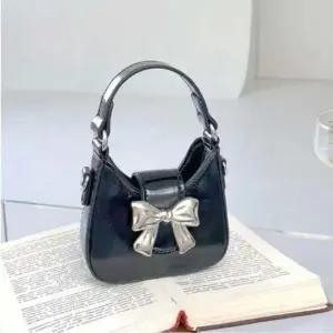 TC2 사랑스러운 리본 포인트 장식 귀여운 미니 토트백 미니토트백