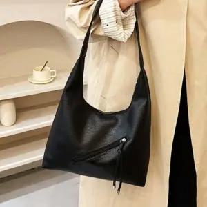 베이직 레더 숄더백 외출 매듭 데일리백 사선지퍼