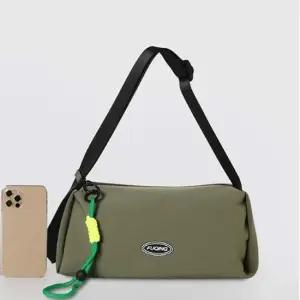 크로스백 캐주얼 커플 키링 포인트 가방 카키 캐주얼크로스백