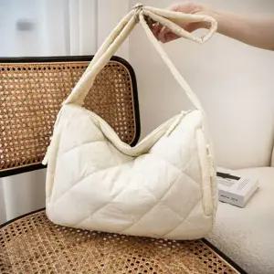 부드러운가방 빅사이즈 패딩 크로스백 퀄팅가방 여성 패션 크로스백