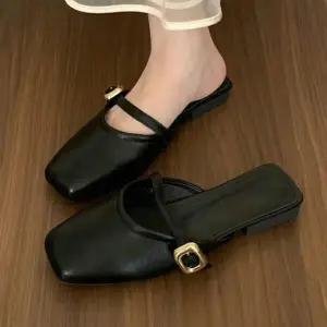 |CCS7F44|여성 스퀘어토 버클 스트랩 젤리 슬리퍼