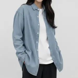 루즈핏 데일리 남녀공용 베이직 데님 셔츠 IS-JK44