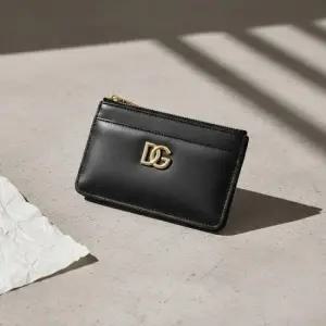 MUST IT_SS25 여성 DG로고 지퍼 카드지갑BI1261 AW576 80999